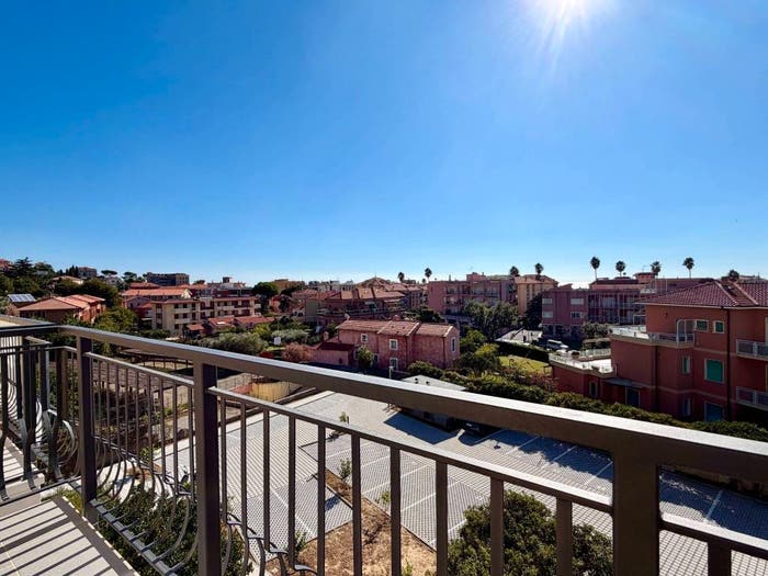 Appartamento trilocale in vendita in Via Vittorio Veneto, Borgio, Borgio Verezzi