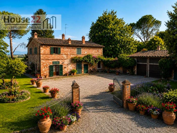 Casa con 6 locali in vendita in VIa piana, Foiano della Chiana