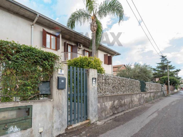 Appartamento con 6 locali in vendita in via delle Margherite, Centro, Misterbianco