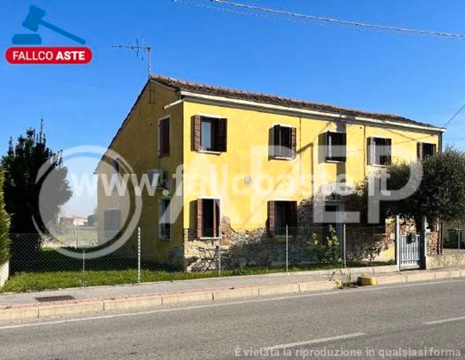 Appartamento in vendita in Via Mazzini Tribano PD Italia, Centro, Tribano