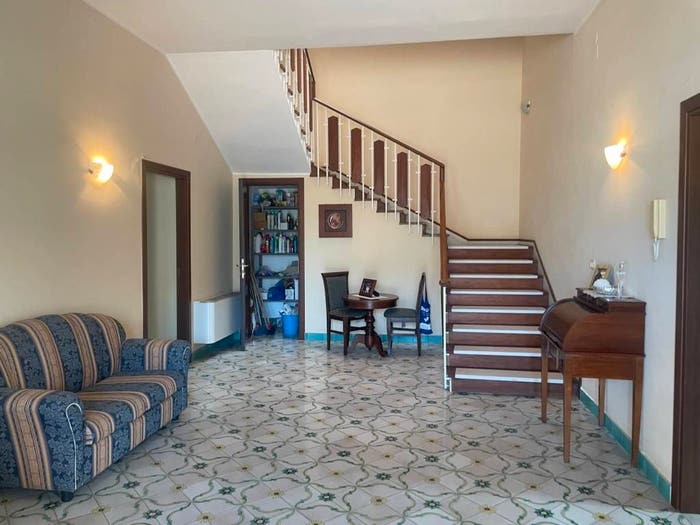 Casa con 6 locali in vendita in Via Sergente Beatrice, Mondragone
