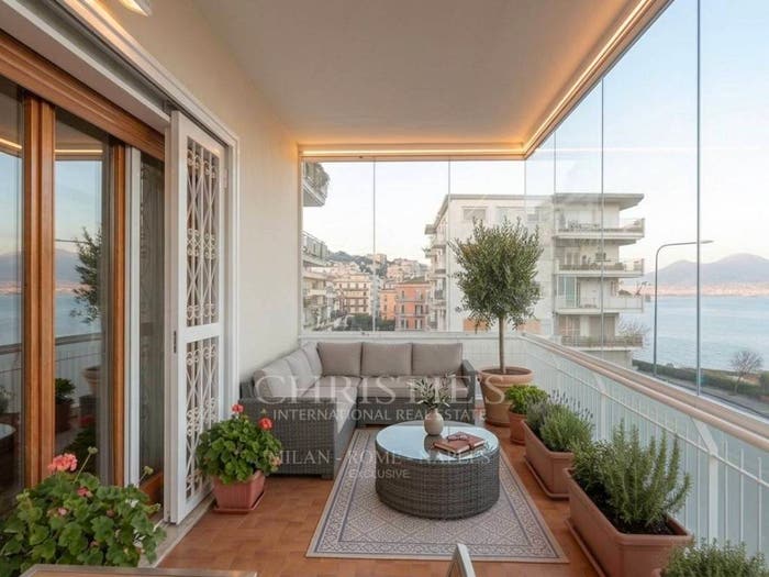 Appartamento con 6 locali in vendita in Via Francesco Petrarca, Posillipo, Napoli