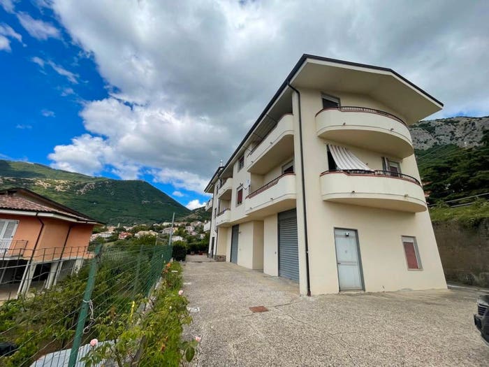 Appartamento con 5 locali in vendita in Via Pezze, Centro, Vitulano