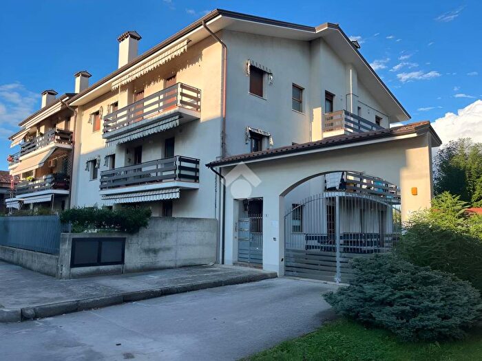 Appartamento quadrilocale in vendita in Via della Chiesa, Colloredo Di Prato, Pasian di Prato
