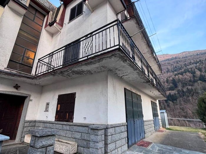 Casa con 6 locali in vendita in Via XXV Aprile, Centro, Grosio