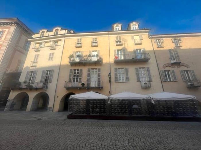 Appartamento con 6 locali in vendita in Via Roma, Centro Storico, Cuneo