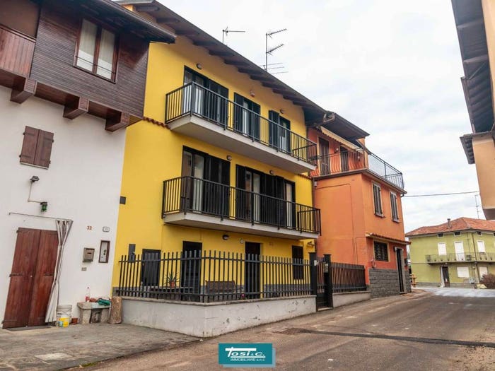 Casa trilocale in vendita in Via Valsesia, Centro, Pogno