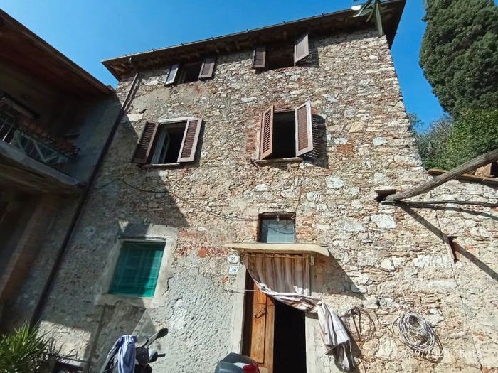 Casa con 6 locali in vendita in via Torcigliano, Camaiore Paese, Camaiore