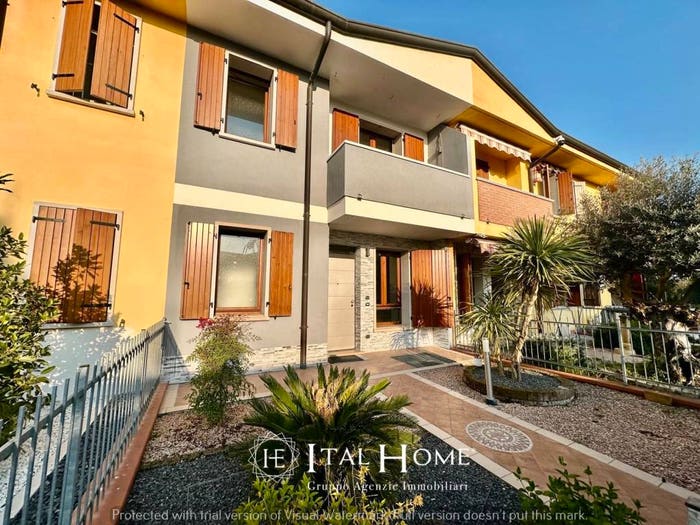 Casa quadrilocale in vendita in Via Madonnina, Centro, Bovolone