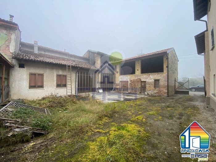 Casa con 6 locali in vendita in VIA ROMA, Passarera, Capergnanica
