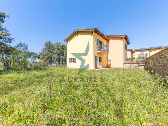 Casa quadrilocale in vendita in Via Niccolò Paganini, Nepi
