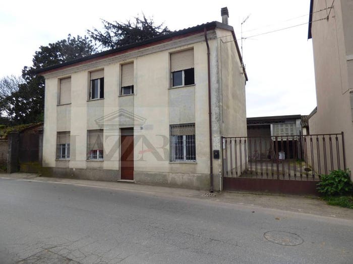 Casa trilocale in vendita in Via Guglielmo Marconi, Centro, Corte de' Frati