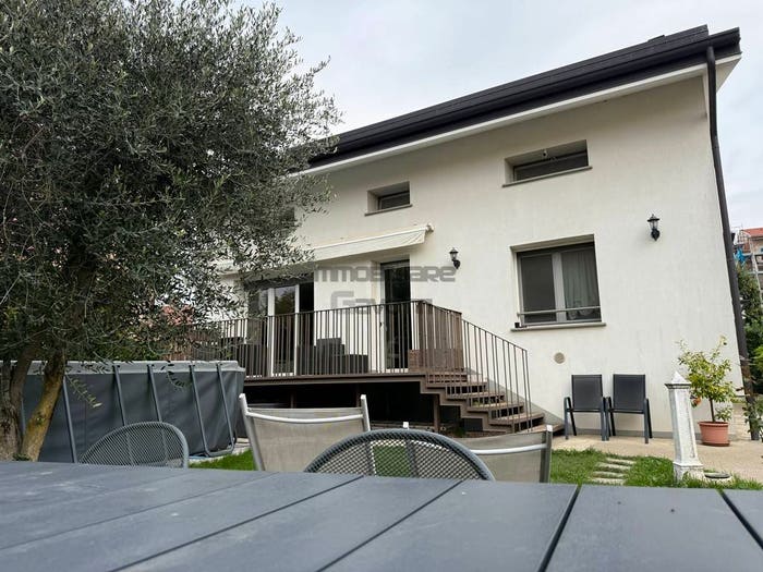 Casa con 5 locali in vendita in Via Giugno, Centro, Capriate San Gervasio