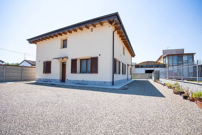 Casa con 6 locali in vendita in via marconi, Centro, Miradolo Terme
