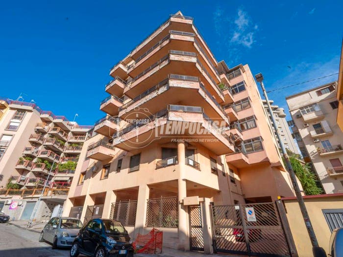 Appartamento quadrilocale in vendita in Via Marcello Malpighi, Principe Umberto, Messina