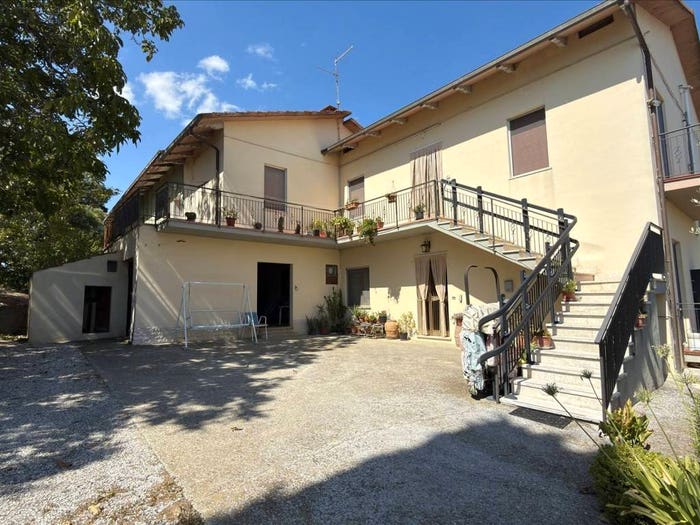 Casa con 5 locali in vendita in Strada Vaiano, Gioiella, Castiglione del Lago