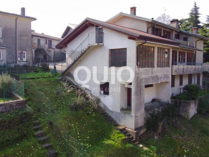 Casa trilocale in vendita in Via della Nova, Civate