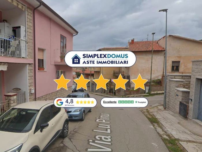 Appartamento trilocale in vendita in Via Lu Pinu, Calangianus