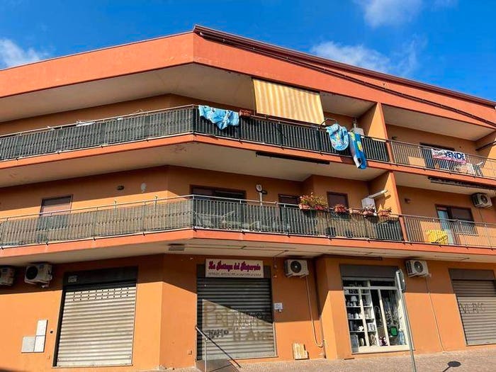 Appartamento con 6 locali in vendita in Via Filosofo P Taglialatela, Mondragone