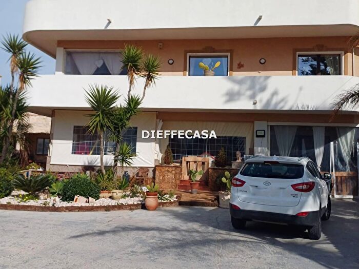 Casa con 15 locali in vendita in Contrada Berbaro, Marsala