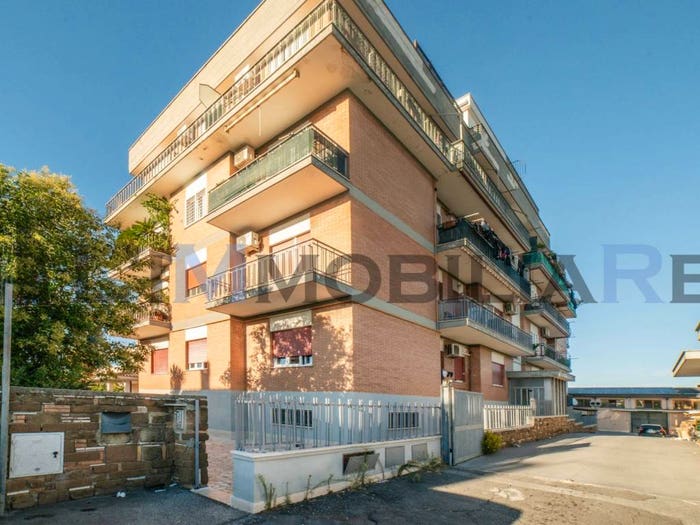 Appartamento trilocale in vendita in Via Mineo, Borghesiana, Roma
