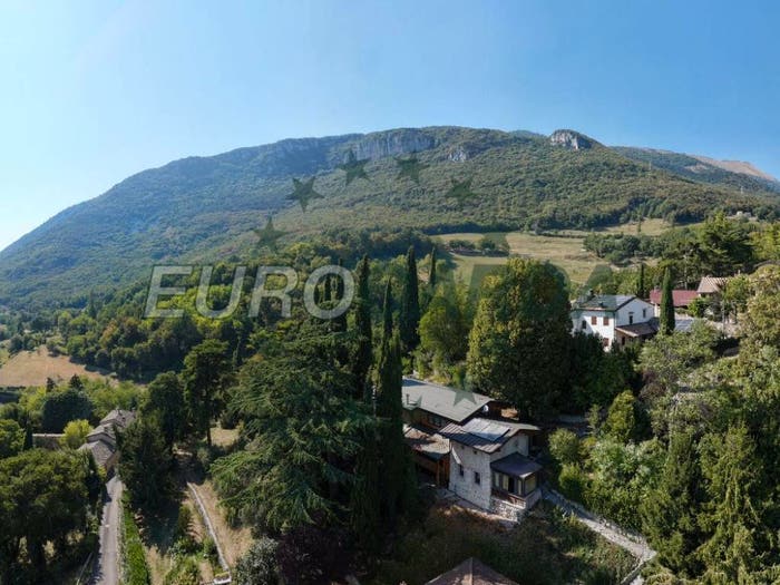 Casa con 6 locali in vendita in Località Vilmezzano, Vilmezzano, Caprino Veronese