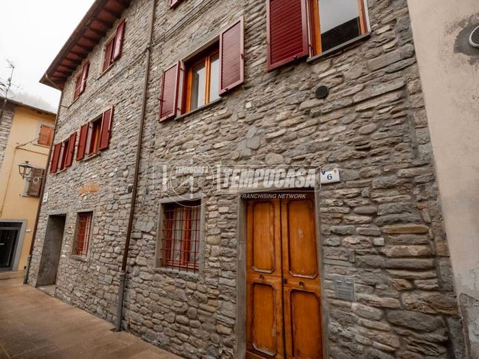 Casa con 6 locali in vendita in Via Piave, Centro, Palazzuolo sul Senio