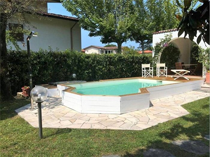 Casa con 6 locali in vendita in Via Mario Sironi, Caranna, Forte dei Marmi