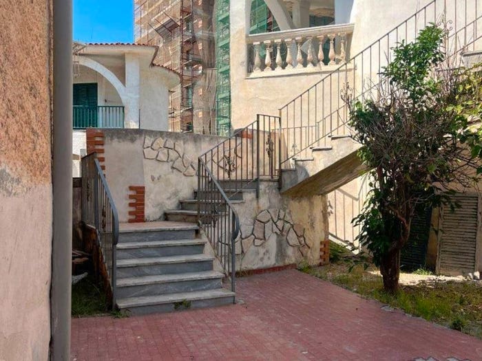Appartamento con 5 locali in vendita in Viale delle Mammole, Pinetamare, Castel Volturno