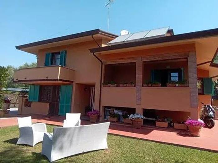Casa con 6 locali in vendita in Piano di Mommio, Massarosa