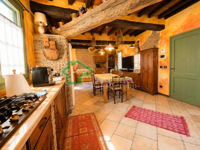 Casa con 6 locali in vendita in Centro, Gombito