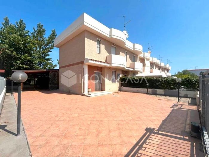Casa trilocale in vendita in Via Taranto No Number, Lido Campomarino, Campomarino
