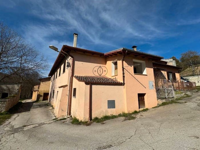 Appartamento trilocale in vendita in Località Maltignano, Maltignano, Cascia