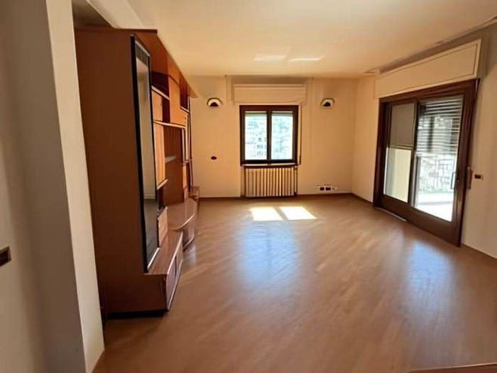Appartamento con 5 locali in vendita in Via Provinciale Bindo, Cortenova