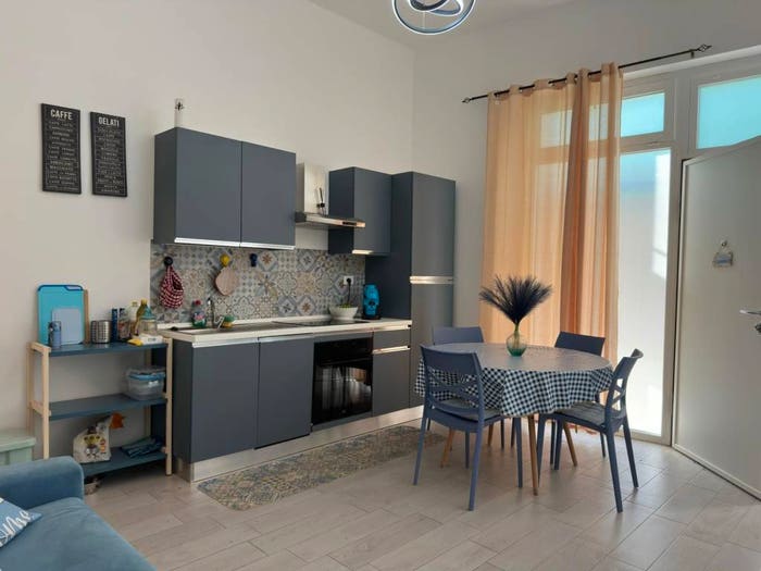 Appartamento bilocale in vendita in Via Ugo Foscolo, Centro, Follonica