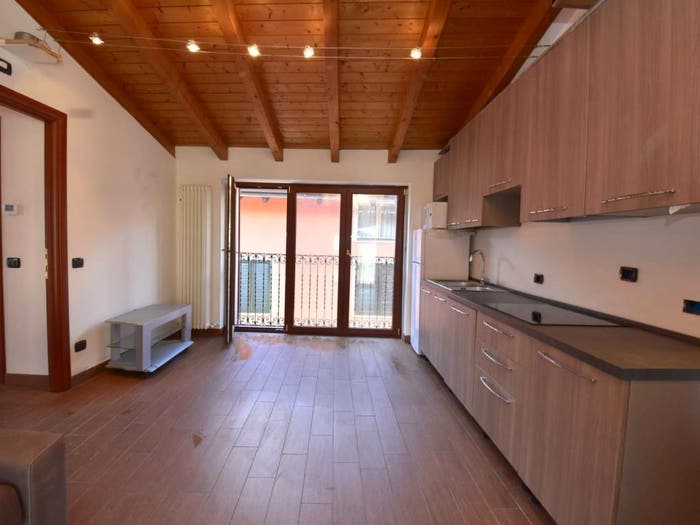 Appartamento trilocale in vendita in Via Campelli, Centro, Cremeno