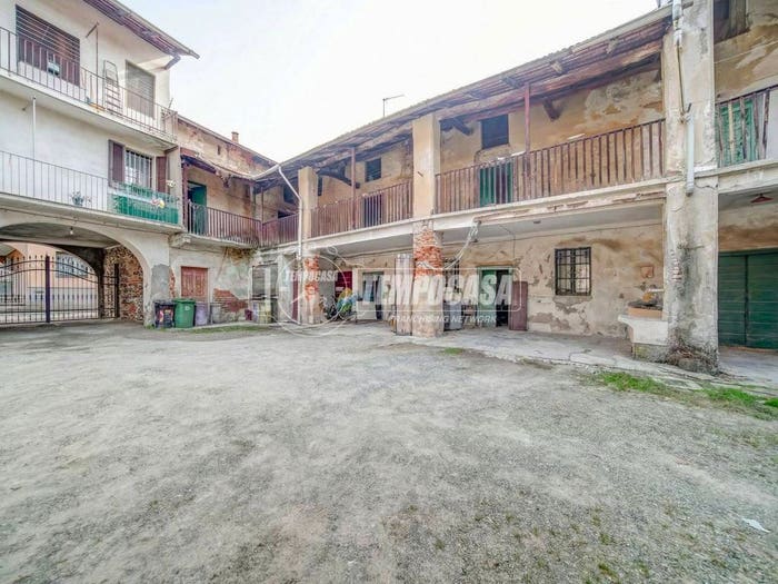 Casa trilocale in vendita in Via Antonio Rosmini, Fagnano Olona