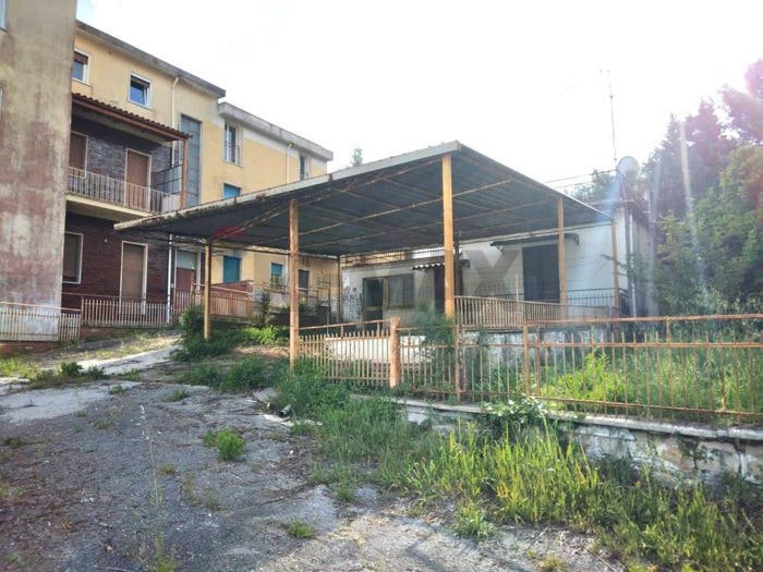Casa con 6 locali in vendita in Centro, Minturno