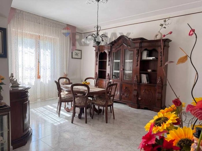 Casa con 6 locali in vendita in Porto Torres