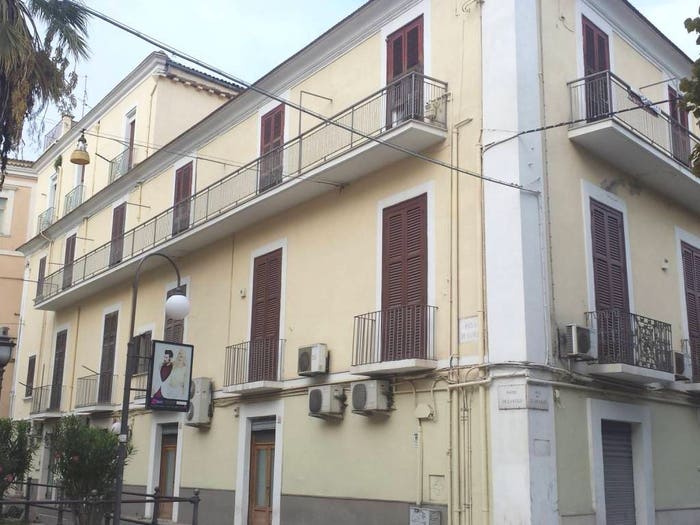 Appartamento trilocale in vendita in Piazza De Carolis, Centro Storico, Foggia