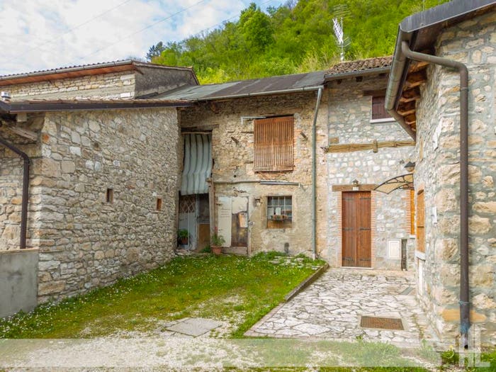 Casa quadrilocale in vendita in Borgo Rech, Tovena, Cison di Valmarino