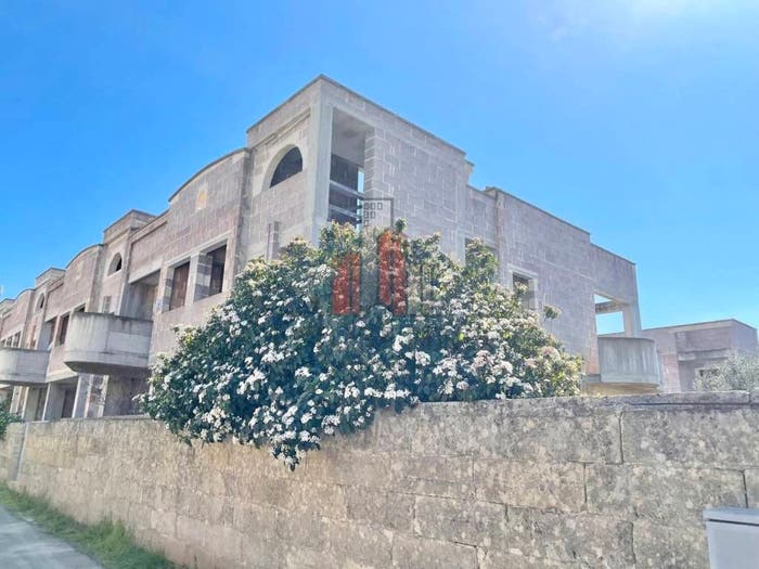 Casa con 5 locali in vendita in Casarano
