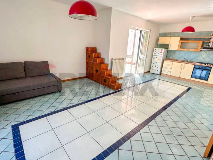 Appartamento con 5 locali in vendita in Via Pietra Composta, Centro, Formia