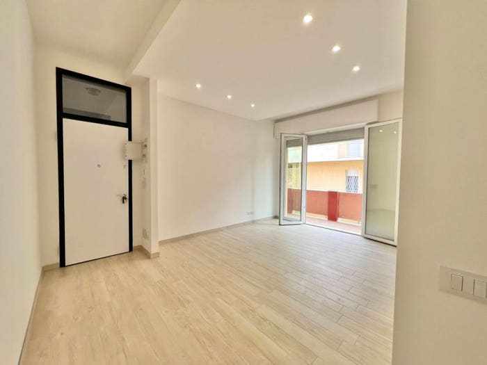 Appartamento trilocale in vendita in Lungomare Grazia Deledda, Pinarella, Cervia