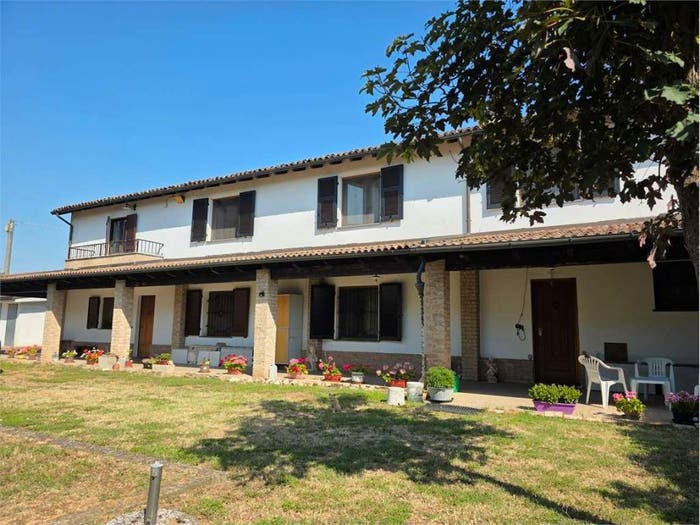 Casa con 6 locali in vendita in strada Ghiare, Centro, Bosco Marengo