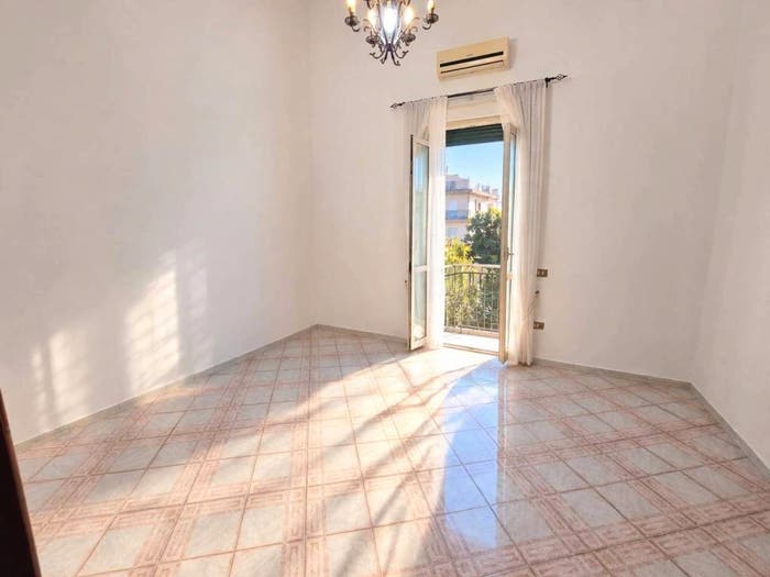 Appartamento trilocale in vendita in Via Toledo, Monte Santo, Napoli