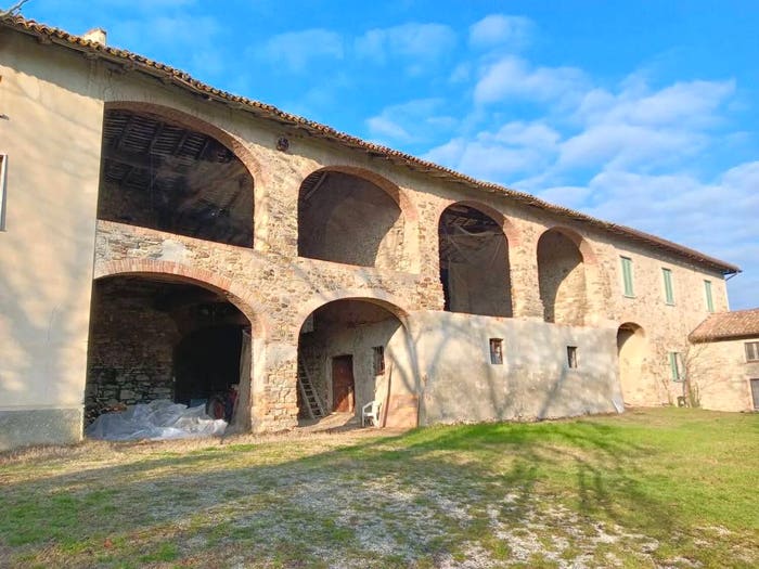 Casa con 6 locali in vendita in Località Masarola, Pianello Val Tidone