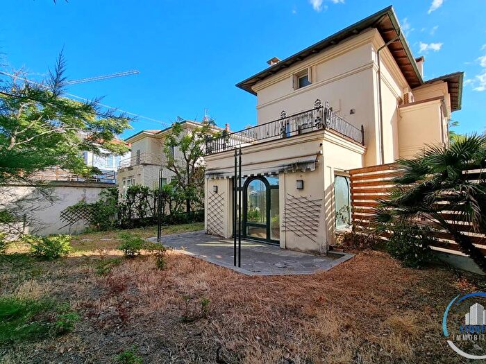 Casa con 5 locali in vendita in Viale Trieste, Mare, Pesaro