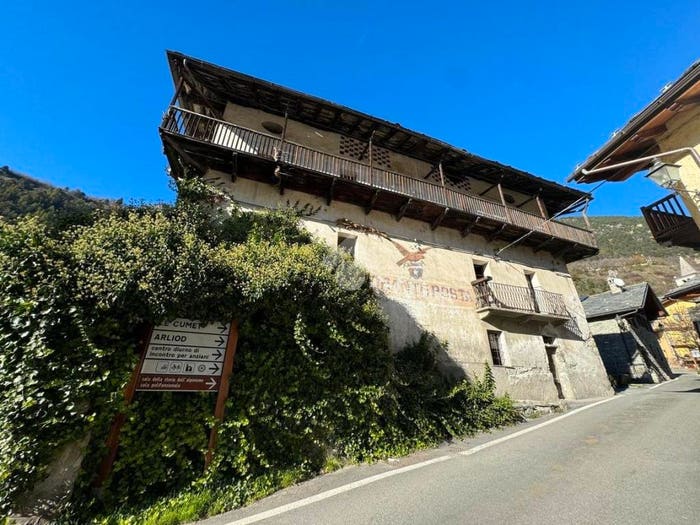 Casa con 6 locali in vendita in Frazione Capoluogo, Centro, Valpelline
