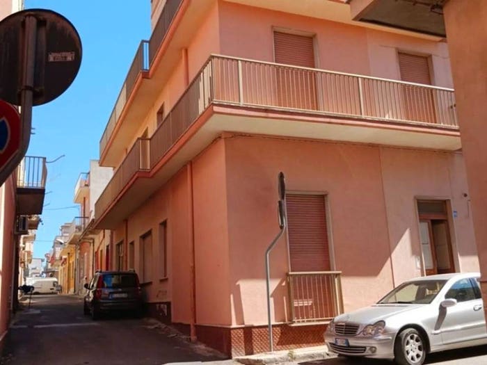 Appartamento con 6 locali in vendita in Via Dei La Marmora, Centro, Pachino